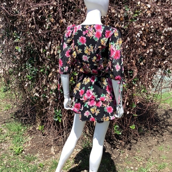 💋Yumi Kim Hailey In Paradise Villa Black Floral Print Mini Dress - Picture 4 of 9